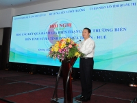 Khẳng định biển sạch, Bộ trưởng Trần Hồng Hà và lãnh đạo 4 tỉnh miền Trung tắm biển, ăn hải sản