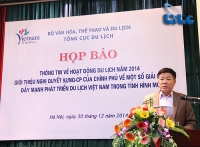 Ông Nguyễn Đại Bàng - Tổng biên tập Báo Du lịch thay mặt Ban Tổ chức  công bố 10 sự kiện Du lịch tiêu biểu năm 2014