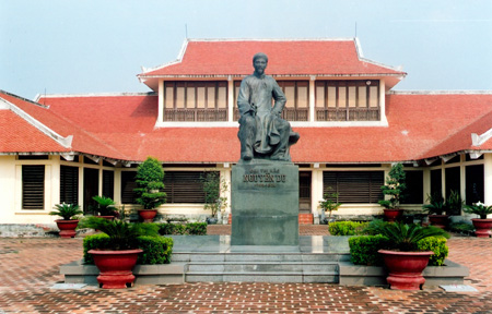Khu lưu niệm Đại thi hào Nguyễn Du