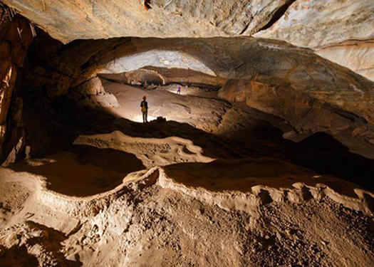 Hòa Hương là hang hình thành ngầm dưới nước lần đầu được đoàn thám hiểm Anh khám phá ở Quảng Bình. Ảnh: Đoàn thám hiểm