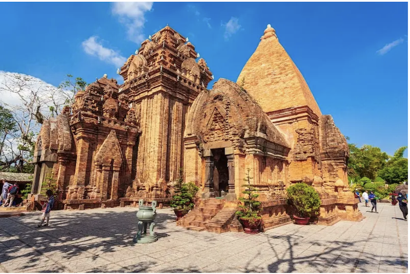 Công trình Chăm Pa cổ kính mang đậm dấu ấn lịch sử và văn hóa | Nguồn: Traveloka
