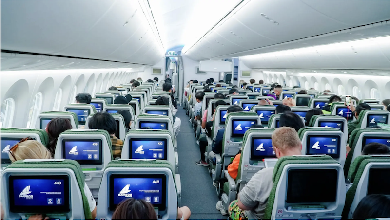 Khoang hành khách phổ thông của Bamboo Airways | Nguồn: Traveloka